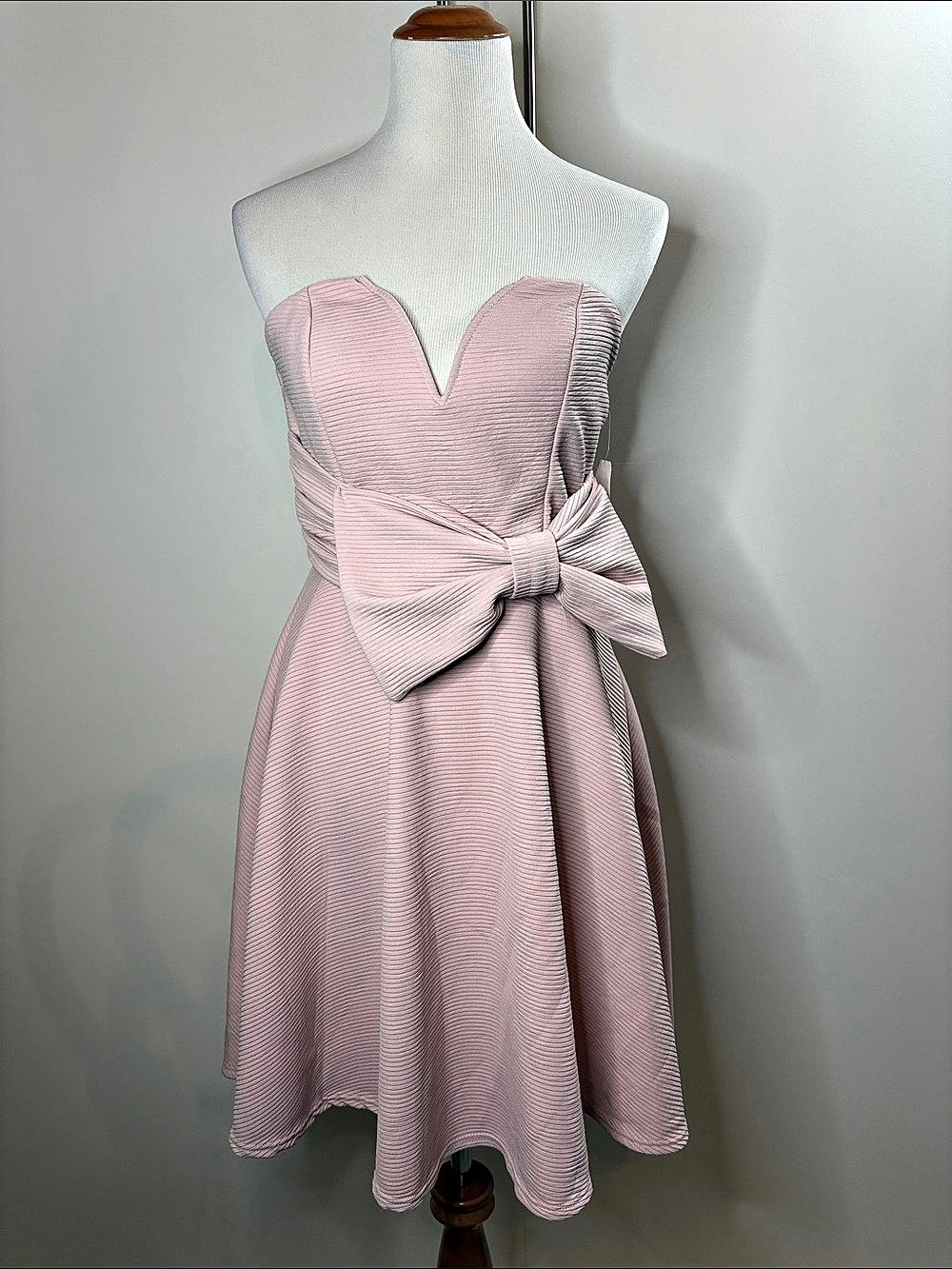 Charlotte Russe R5666 Bow Front Mini Dress in Pink Size Medium NWT